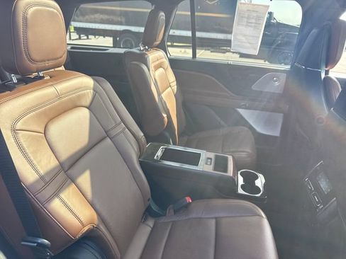 Used 2022 Lincoln Aviator Grand Touring w/ Equipment Group 301A AWD/4WD image 14