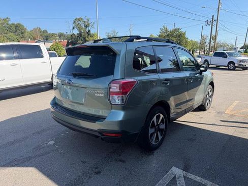 Used 2017 Subaru Forester 2.5i Premium AWD/4WD image 2