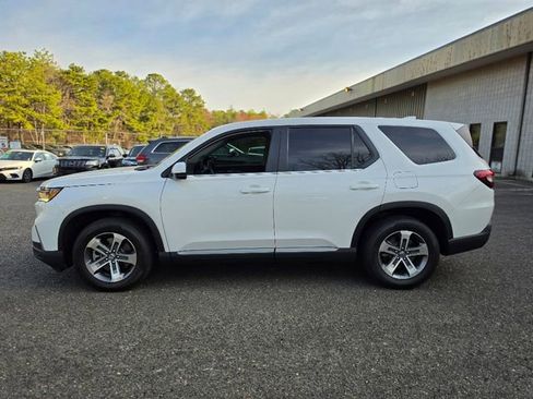 Used 2025 Honda Pilot EX-L image 2