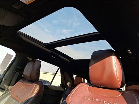 Used 2022 Ford Explorer Platinum w/ Equipment Group 601A image 14