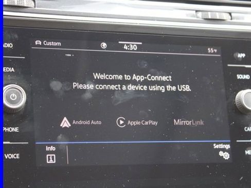 Used 2023 Volkswagen Tiguan SE w/ Panoramic Sunroof Package image 37