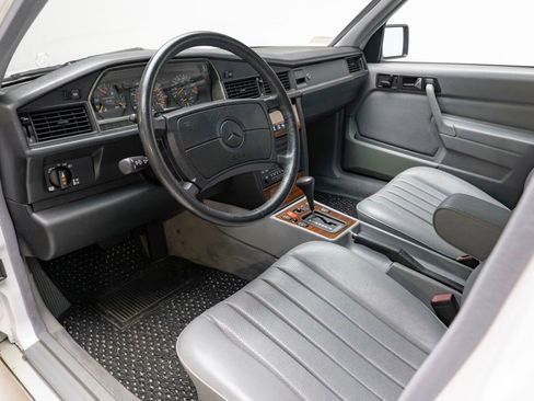 Used 1991 Mercedes-Benz 190 E 2.6 image 12
