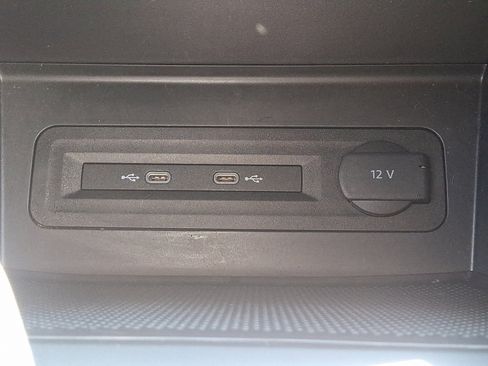 Used 2021 Volkswagen Atlas S image 24