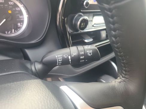 Used 2024 Toyota Highlander LE image 23