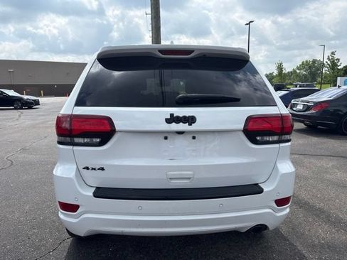 Used 2018 Jeep Grand Cherokee Altitude AWD/4WD image 4