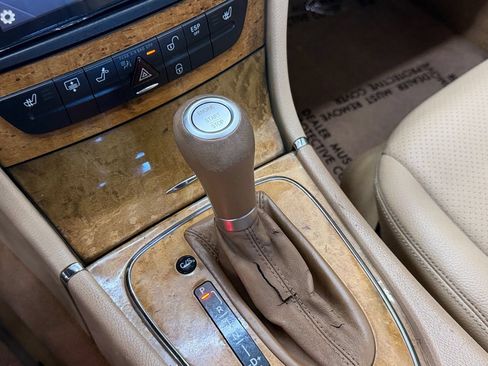 Used 2007 Mercedes-Benz E 350 Sedan image 15