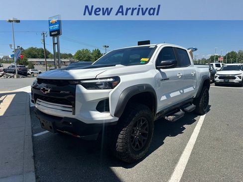 Certified 2025 Chevrolet Colorado ZR2 w/ Midnight Edition AWD/4WD image 1