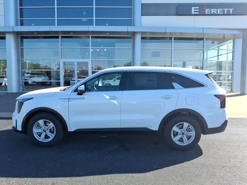 Used 2026 Kia Sorento LX FWD image 5