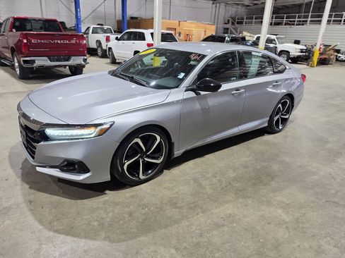 Used 2021 Honda Accord Sport image 2