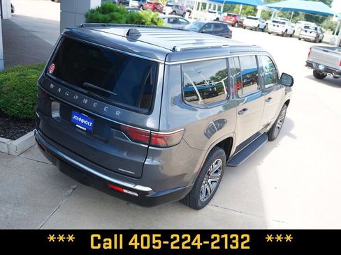Used 2024 Jeep Wagoneer Series II w/ Flexible Seating Group RWD image 15
