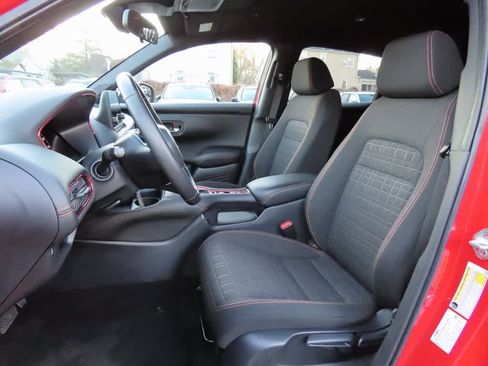 Used 2025 Honda HR-V Sport image 11