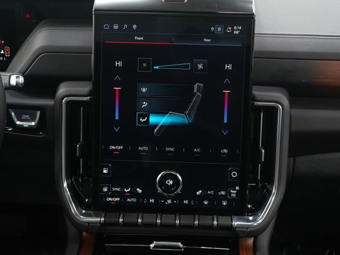 Used 2025 GMC Yukon Denali image 16