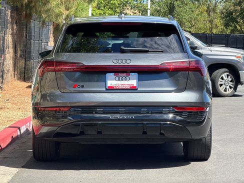 Used 2024 Audi Q8 e-tron Premium Plus AWD/4WD image 5