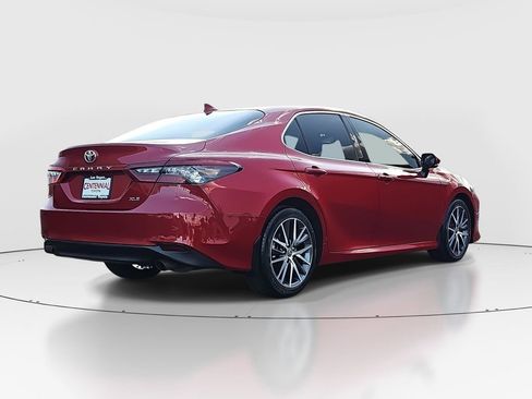 Used 2023 Toyota Camry XLE FWD image 5