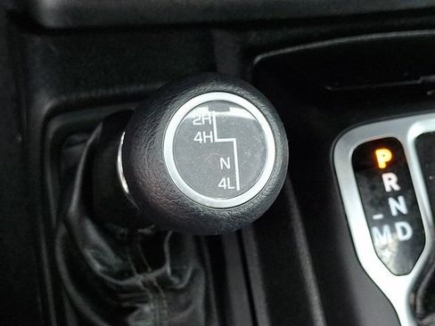 Used 2018 Jeep Wrangler Unlimited Sport S AWD/4WD image 30