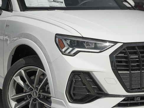 Certified 2025 Audi Q3 2.0T Premium w/ Convenience Package image 3