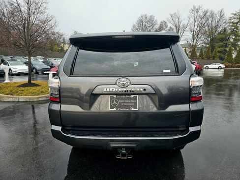 Used 2018 Toyota 4Runner SR5 Premium image 9