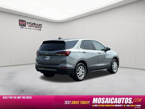Used 2024 Chevrolet Equinox LT AWD/4WD image 7