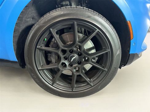 Used 2021 Aston Martin DBX AWD/4WD image 34