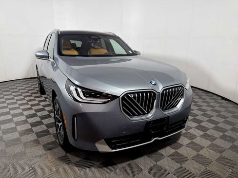 Used 2026 BMW X3 xDrive30i w/ Premium Package AWD/4WD image 2