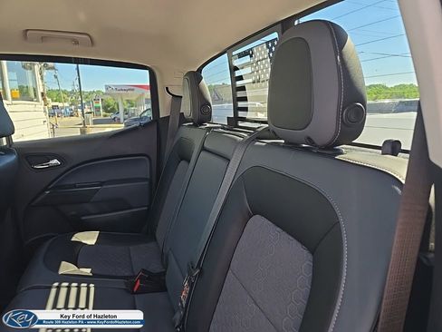 Used 2018 Chevrolet Colorado Z71 w/ Z71 Midnight Edition AWD/4WD image 40