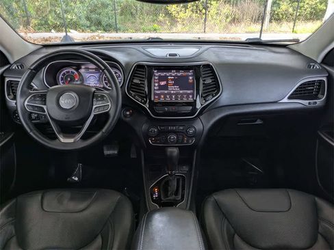 Used 2019 Jeep Cherokee Limited image 19