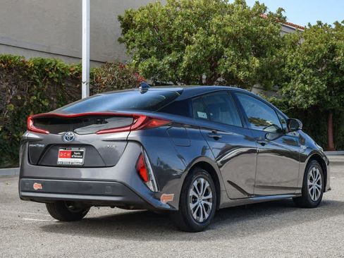 Used 2020 Toyota Prius Prime XLE FWD image 9