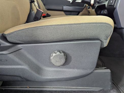 Used 2023 Ford F150 XLT image 36