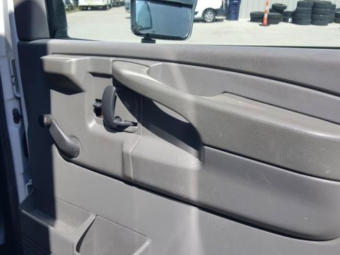Used 2012 Chevrolet Express 3500 RWD image 20