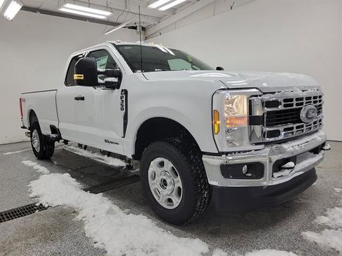 New 2026 Ford F350 XLT w/ FX4 Off-Road Package image 2