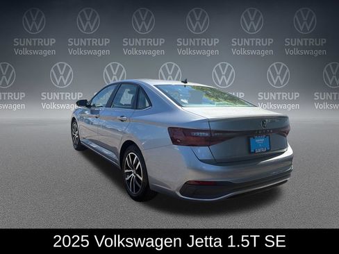 Used 2025 Volkswagen Jetta SE w/ Sunroof Package FWD image 3