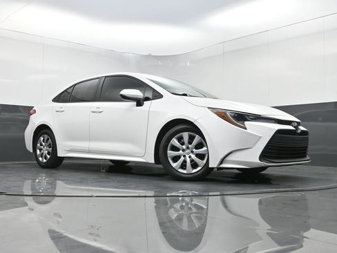 Used 2023 Toyota Corolla LE FWD image 22