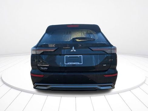 New 2025 Mitsubishi Outlander SE image 5