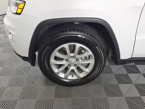 Used 2021 Jeep Grand Cherokee Laredo AWD/4WD image 10
