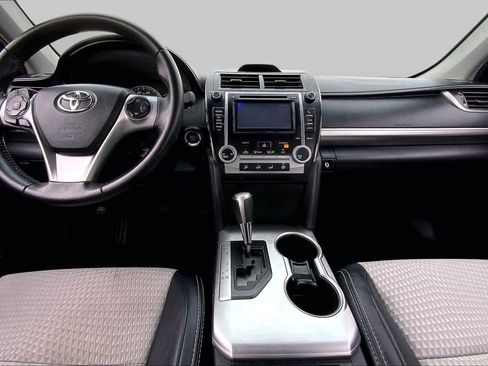 Used 2014 Toyota Camry SE w/ Moonroof Package FWD image 15
