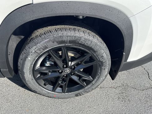 New 2025 Toyota Grand Highlander AWD image 12