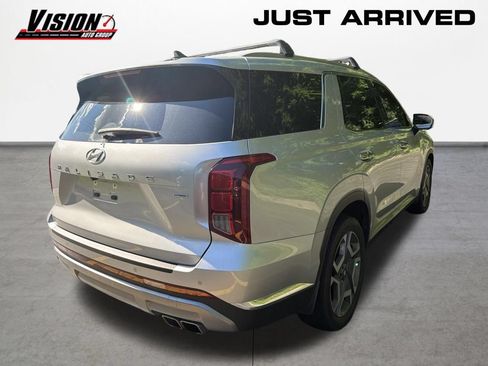 Used 2025 Hyundai Palisade Limited AWD/4WD image 4