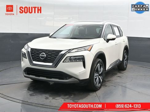 Used 2021 Nissan Rogue SL w/ Premium Package image 6