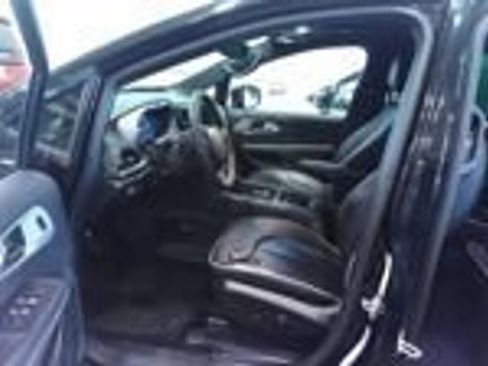 Used 2025 Chrysler Pacifica Limited FWD image 18