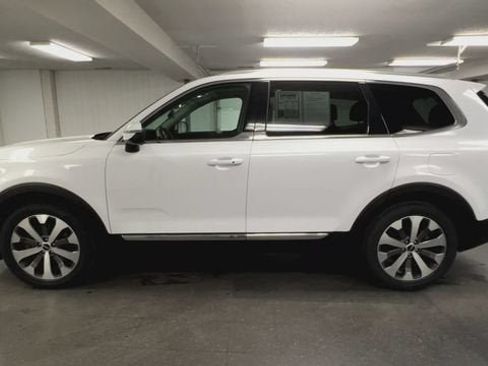 Used 2022 Kia Telluride EX w/ EX Premium Package FWD image 5