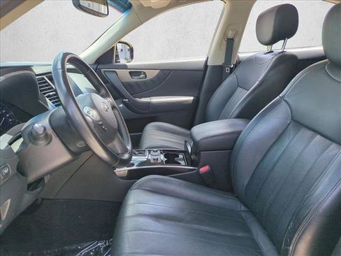 Used 2017 INFINITI QX70 2WD image 16