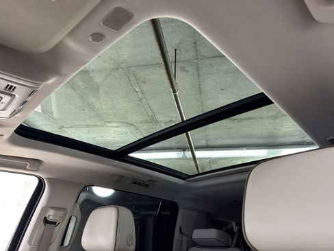 Used 2021 GMC Yukon XL Denali w/ Denali Premium Package image 28