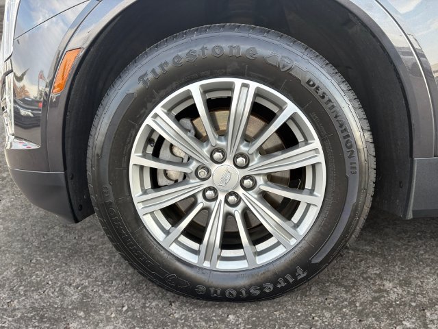 Used 2017 Cadillac XT5 Luxury w/ Driver Awareness Package FWD image 8