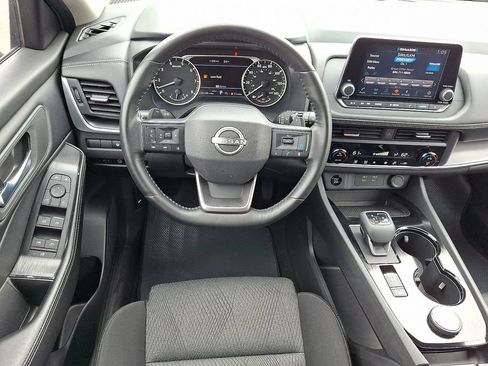 Used 2025 Nissan Rogue SV AWD/4WD image 12