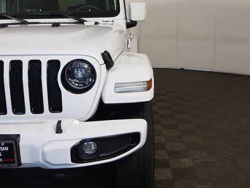 Used 2023 Jeep Wrangler Unlimited Sahara AWD/4WD image 13