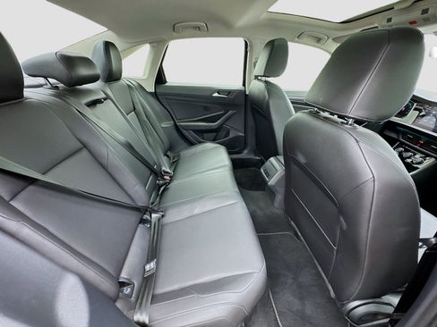 Used 2019 Volkswagen Jetta SEL w/ Cold Weather Package image 18