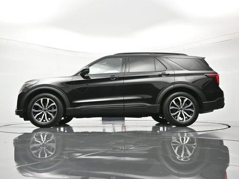 Certified 2025 Ford Explorer ST-Line w/ Premium Package RWD image 44
