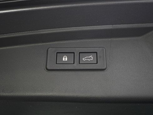 Used 2025 Subaru Outback Premium AWD/4WD image 11