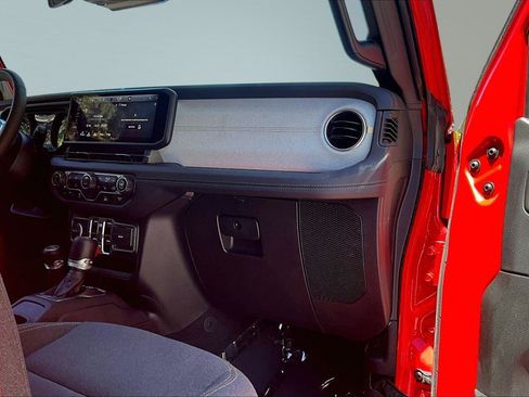 Certified 2025 Jeep Wrangler Unlimited Sahara AWD/4WD image 17