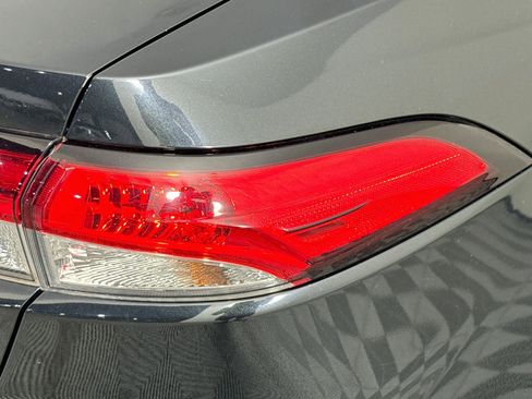Used 2020 Toyota Corolla LE FWD image 31